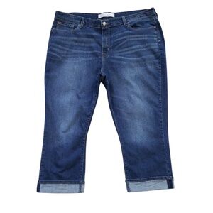 Levi's Cuffed Mid-Rise‎ Capri Jeans Size 22